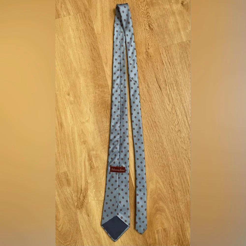Adams Row silk tie gray with classic burgundy design